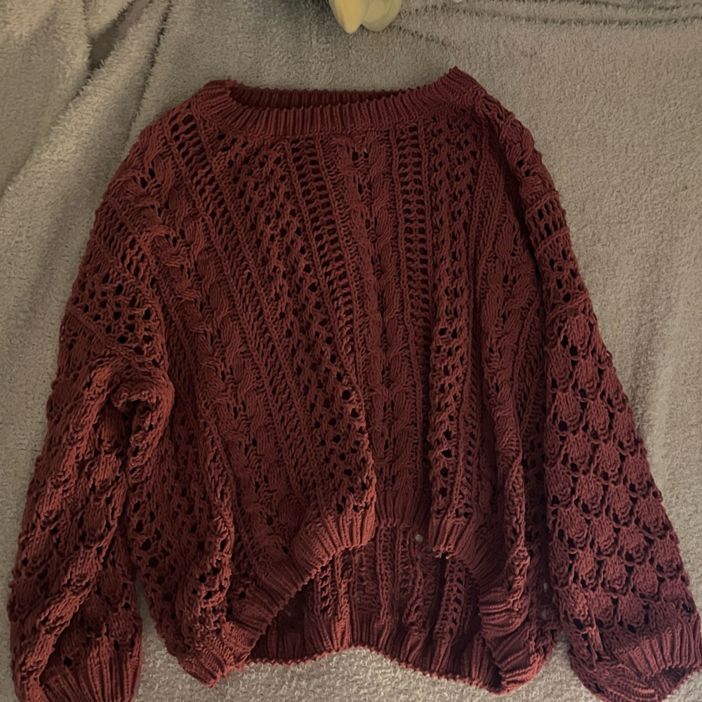Light weight soft sweater